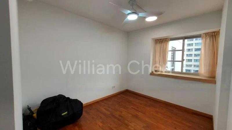3 Bed Condo for Rent in  Le Crescendo - Image 8